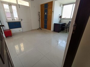 Room in 3 BHK Apartment at Sector 5 Dwarka – for Rent