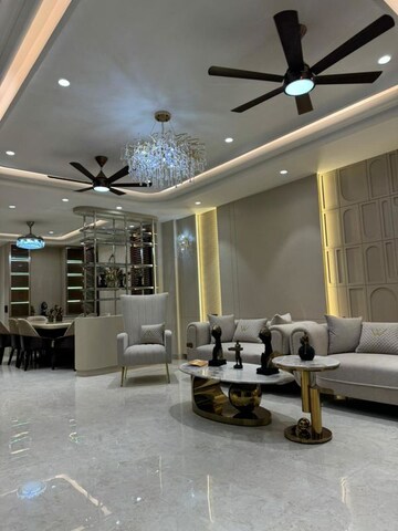 Gym in 3 BHK Villa at Connaught Place – for Rent