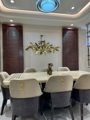 Team Area in 3 BHK Villa at Connaught Place – for Rent