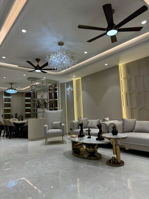 Gym in 2 BHK Villa at Connaught Place – for Rent