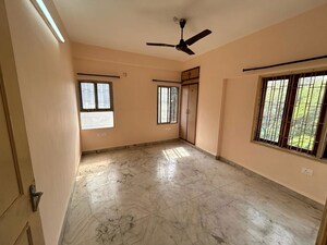 Room in 2 BHK Apartment at Shankar Nagar – for Rent