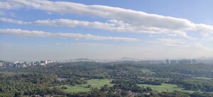 Plot Area in 4 BHK Apartment at Oberoi Realty Esquire, Goregaon East – for Rent