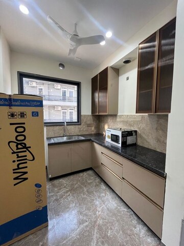 Kitchen in 2 BHK Builder Floor at Ardee Mall, Sector 52 – for Rent