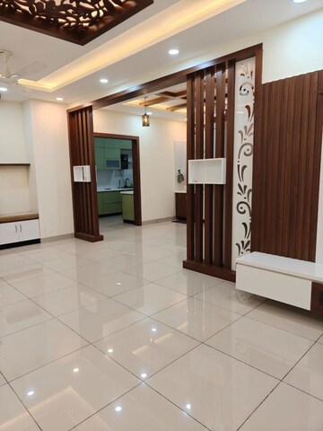 Room in 3 BHK Apartment at Prestige Royale Gardens, Gantiganahalli – for Rent