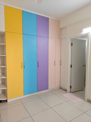 Room in 3 BHK Apartment at Prestige Royale Gardens, Gantiganahalli – for Rent