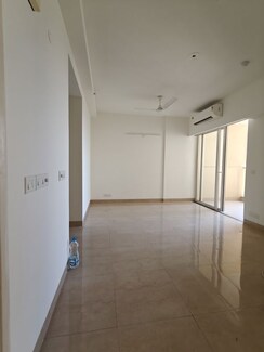 2 BHK Apartment For Rent in M3M Marina