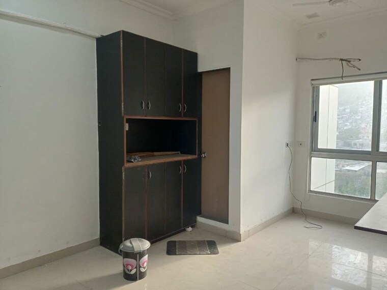 Room, kailash-business-park Commercial Office Space 300 Sq.Ft. In Vikhroli West Mumbai 9791163