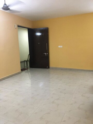 Room in 3 BHK Apartment at Ideal Regency, Thakurpukur – for Rent