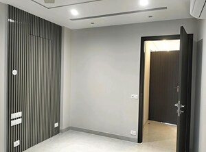 Room in 3 BHK Apartment at CS Roseate 63, Sector 63a – for Rent