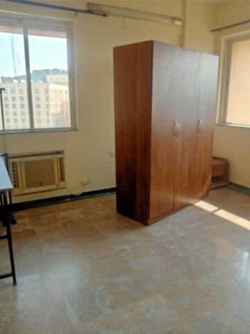 Room in 2 BHK Apartment at Hiranandani Avalon, Powai – for Rent