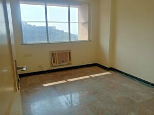 Room in 2 BHK Apartment at Hiranandani Avalon, Powai – for Rent