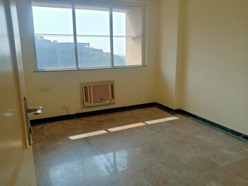 Room in 2 BHK Apartment at Hiranandani Avalon, Powai – for Rent