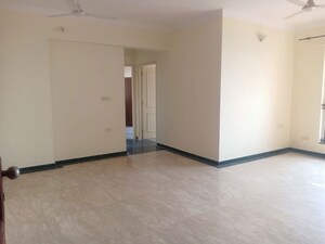 Room in 2 BHK Apartment at Hiranandani Avalon, Powai – for Rent