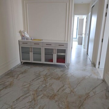 Room in 3 BHK Apartment at Lodha The Park, Century Mills – for Rent