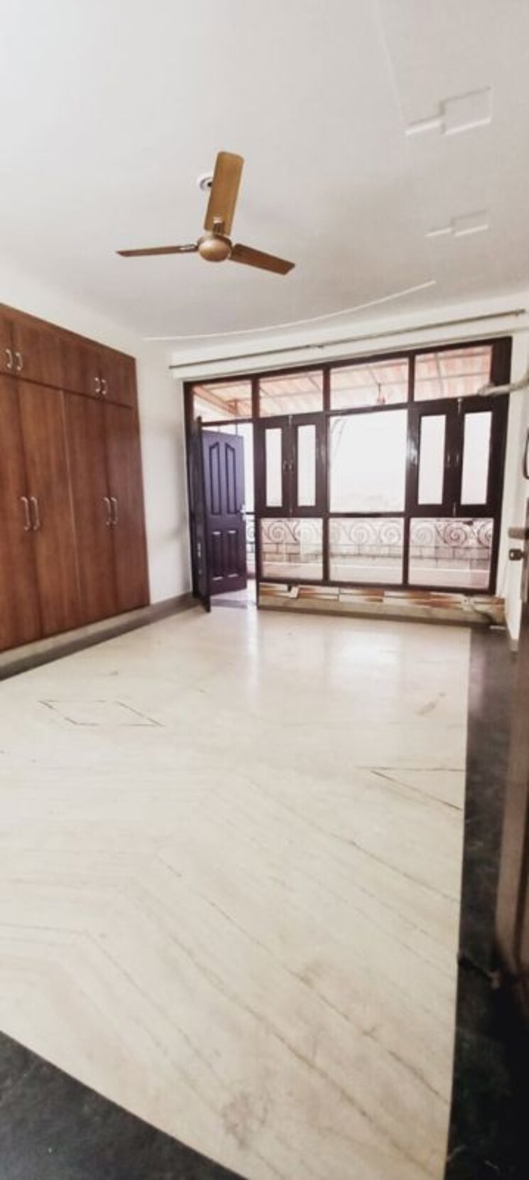 Room, sector 19 dwarka 4 Bedroom 2000 Sq.Ft. Apartment In Sector 19 Dwarka Delhi 9791485
