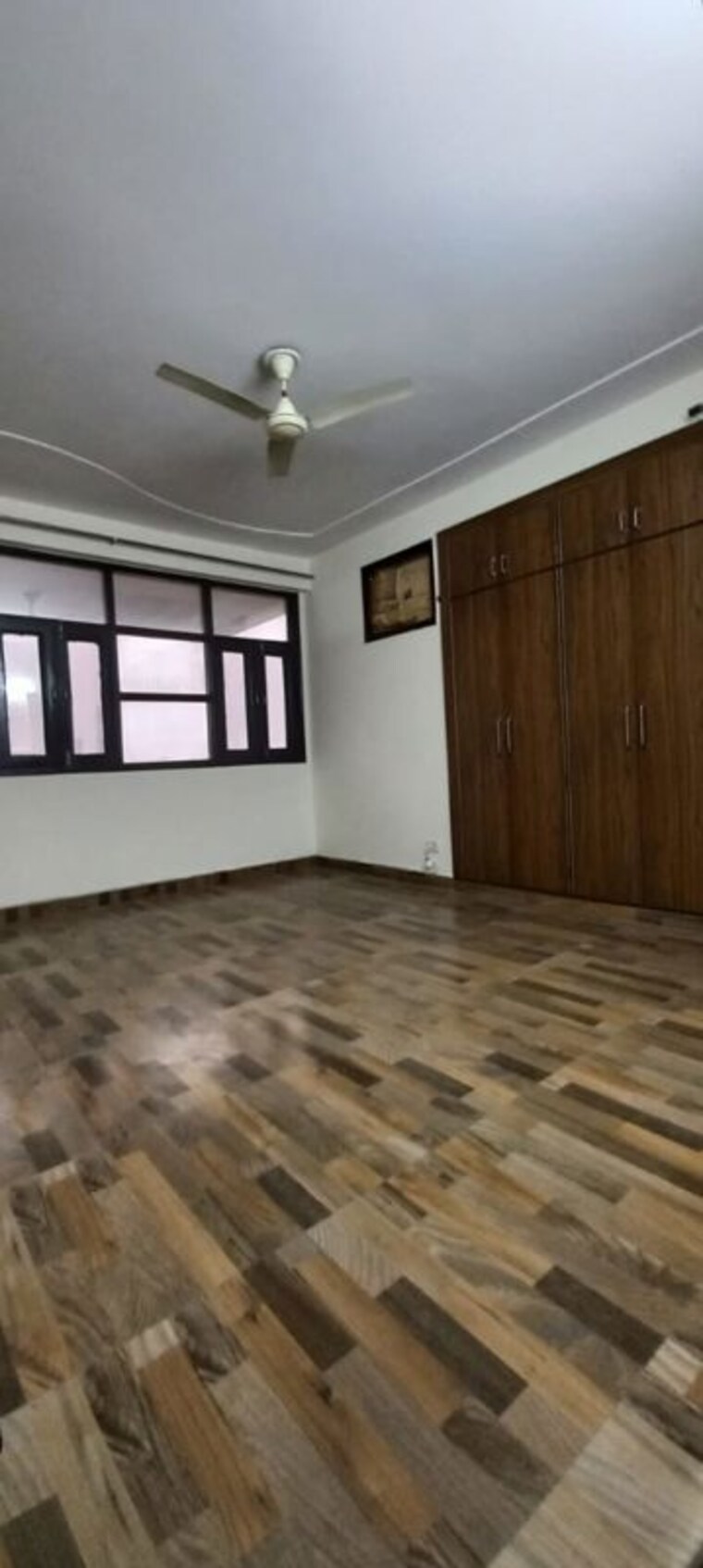 Room, sector 19 dwarka 4 Bedroom 2000 Sq.Ft. Apartment In Sector 19 Dwarka Delhi 9791485