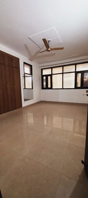 Room in 4 BHK Apartment at Sector 19 Dwarka – for Rent