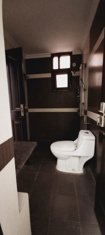 Bathroom in 4 BHK Apartment at Sector 19 Dwarka – for Rent