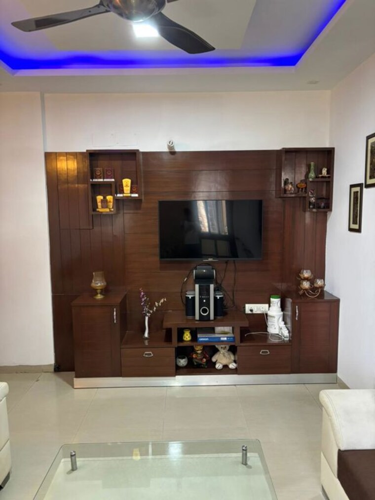 Living Room, tulip-white 3 Bedroom 1326 Sq.Ft. Apartment In Sector 69 Gurgaon 9791503