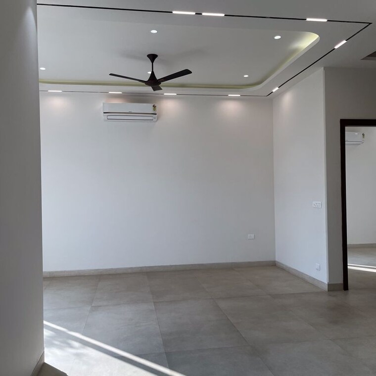 Room, sector 83 3 Bedroom 1900 Sq.Ft. Apartment In Sector 83 Faridabad 9791558