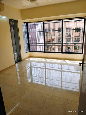 Room in 2 BHK Apartment at Satellite Royale, Goregaon East – for Rent