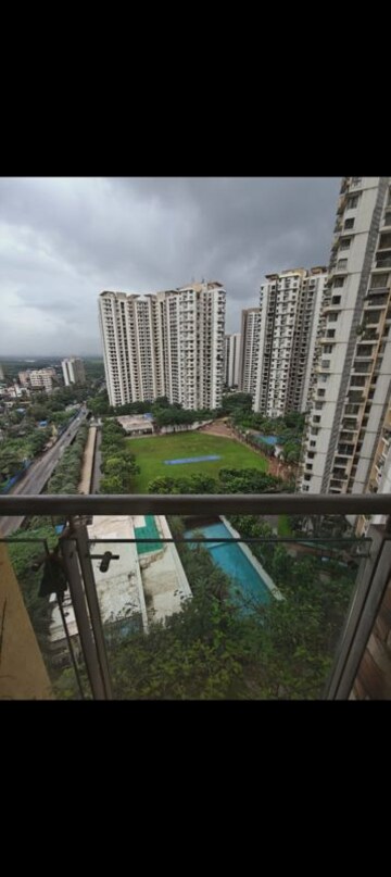 2 BHK Apartment For Rent in Lodha Luxuria, Majiwada