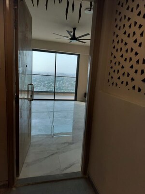 Room in 3 BHK Apartment at M3M Heights, Sector 65 – for Rent