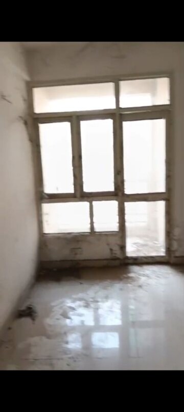 Room in 2 BHK Apartment at Dreamland Golf View City, Chipiyana Buzurg – for Sale