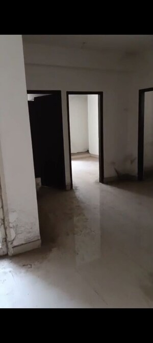 Room in 2 BHK Apartment at Dreamland Golf View City, Chipiyana Buzurg – for Sale