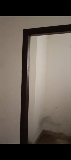 Building Lobby in 2 BHK Apartment at Dreamland Golf View City, Chipiyana Buzurg – for Sale