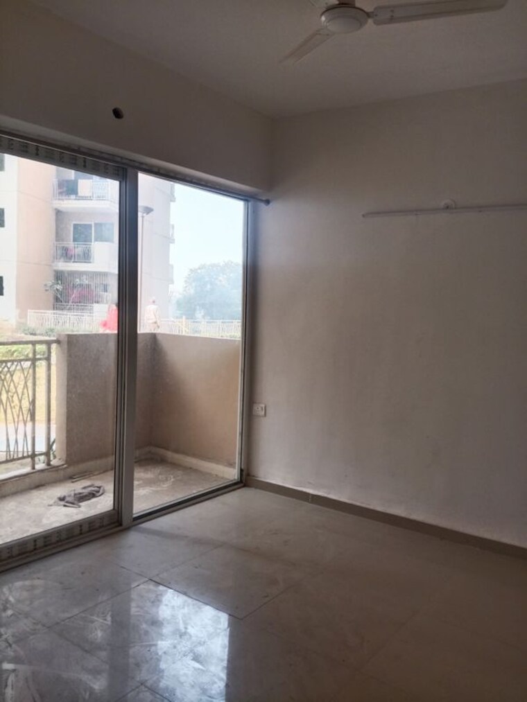 Room, sector 16c greater noida 3 Bedroom 1225 Sq.Ft. Apartment In Sector 16c Greater Noida Greater Noida 9791683