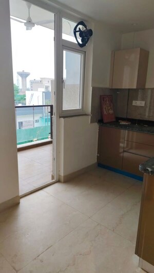 Room in 2.5 BHK Builder Floor at BPTP Astaire Gardens, Sector 70a – for Rent