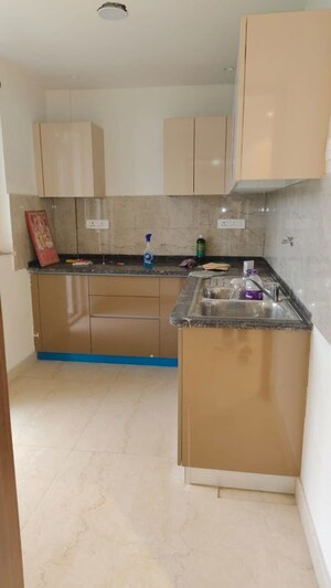 Kitchen in 2.5 BHK Builder Floor at BPTP Astaire Gardens, Sector 70a – for Rent