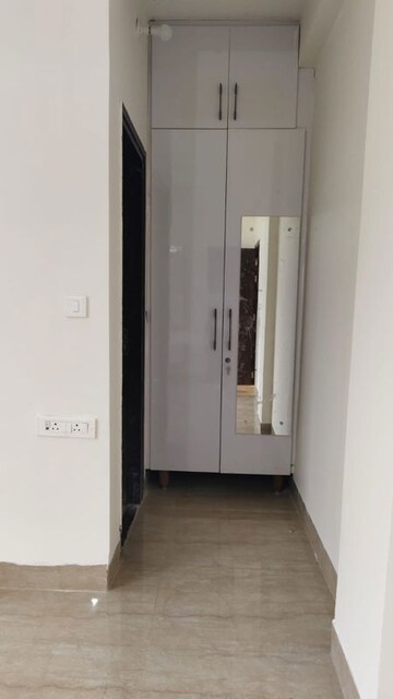 Building Lobby in 2.5 BHK Builder Floor at BPTP Astaire Gardens, Sector 70a – for Rent