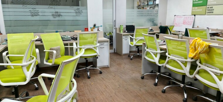 Team Area, kane-plaza Commercial Office Space 700 Sq.Ft. In Malad West Mumbai 9791894