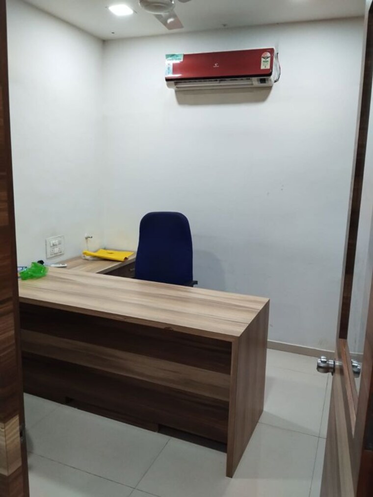 Bedroom, alkapuri Commercial Office Space 500 Sq.Ft. In Alkapuri Vadodara 9791897