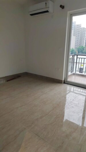 Room in 2.5 BHK Builder Floor at BPTP Astaire Gardens, Sector 70a – for Sale