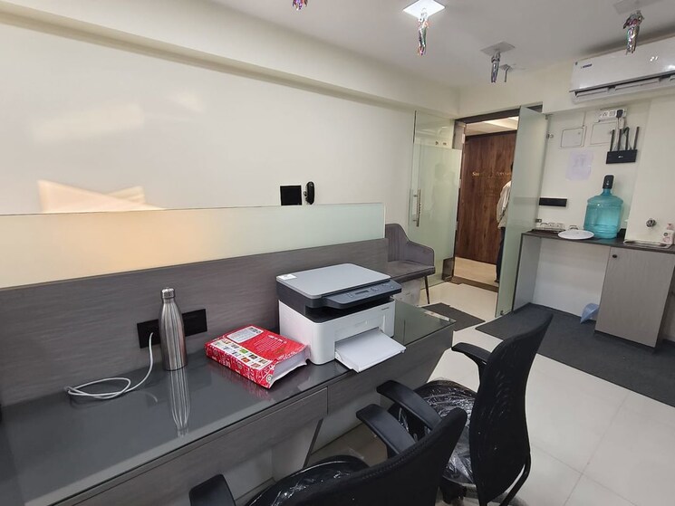 Team Area, one-world Commercial Office Space 400 Sq.Ft. In Malad West Mumbai 9791967