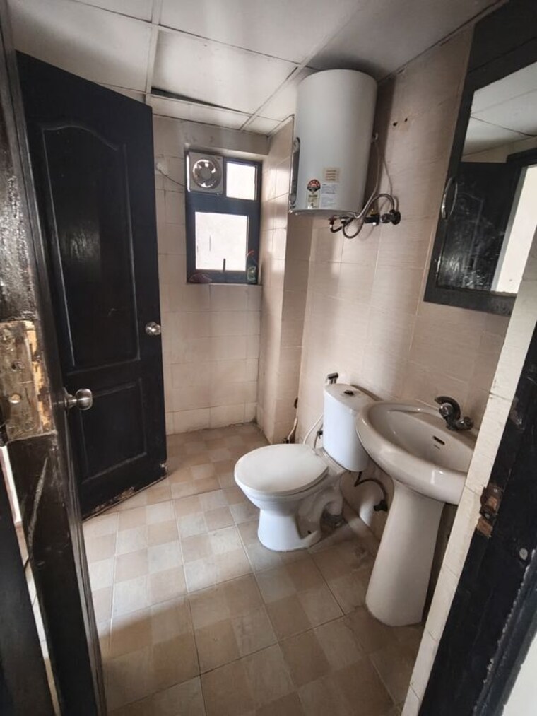 Bathroom, logix-blossom-county 2 Bedroom 1040 Sq.Ft. Apartment In Sector 137 Noida 9792109