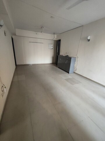 Room in 2 BHK Apartment at Logix Blossom County, Sector 137 – for Rent