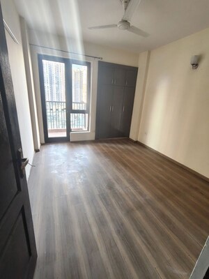 Room in 2 BHK Apartment at Logix Blossom County, Sector 137 – for Rent