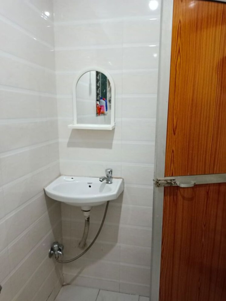 Bathroom, gandharv-darshan 1 Bedroom 550 Sq.Ft. Apartment In Lower Parel Mumbai 9792128