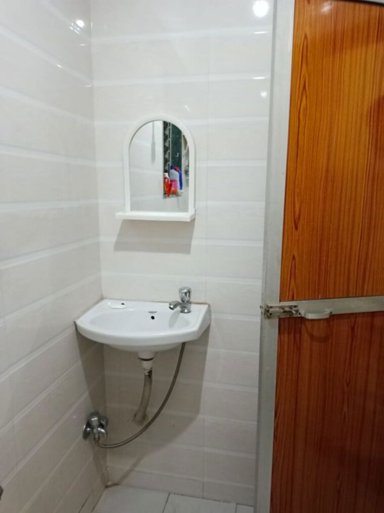 Bathroom, gandharv-darshan 1 Bedroom 550 Sq.Ft. Apartment In Lower Parel Mumbai 9792128