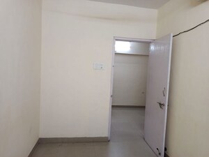 Room in 1 BHK Apartment at Gandharv Darshan, Lower Parel – for Rent