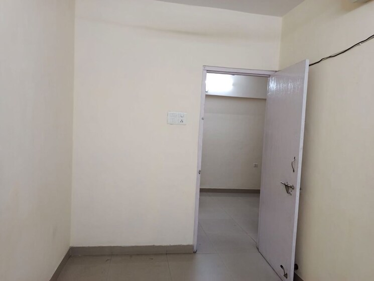 Room, gandharv-darshan 1 Bedroom 550 Sq.Ft. Apartment In Lower Parel Mumbai 9792128
