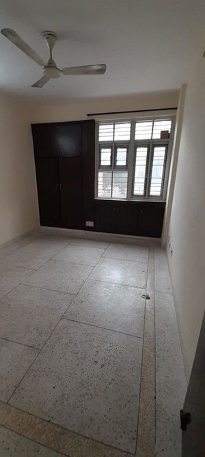 Room in 3 BHK Apartment at Sector 18 Dwarka – for Rent