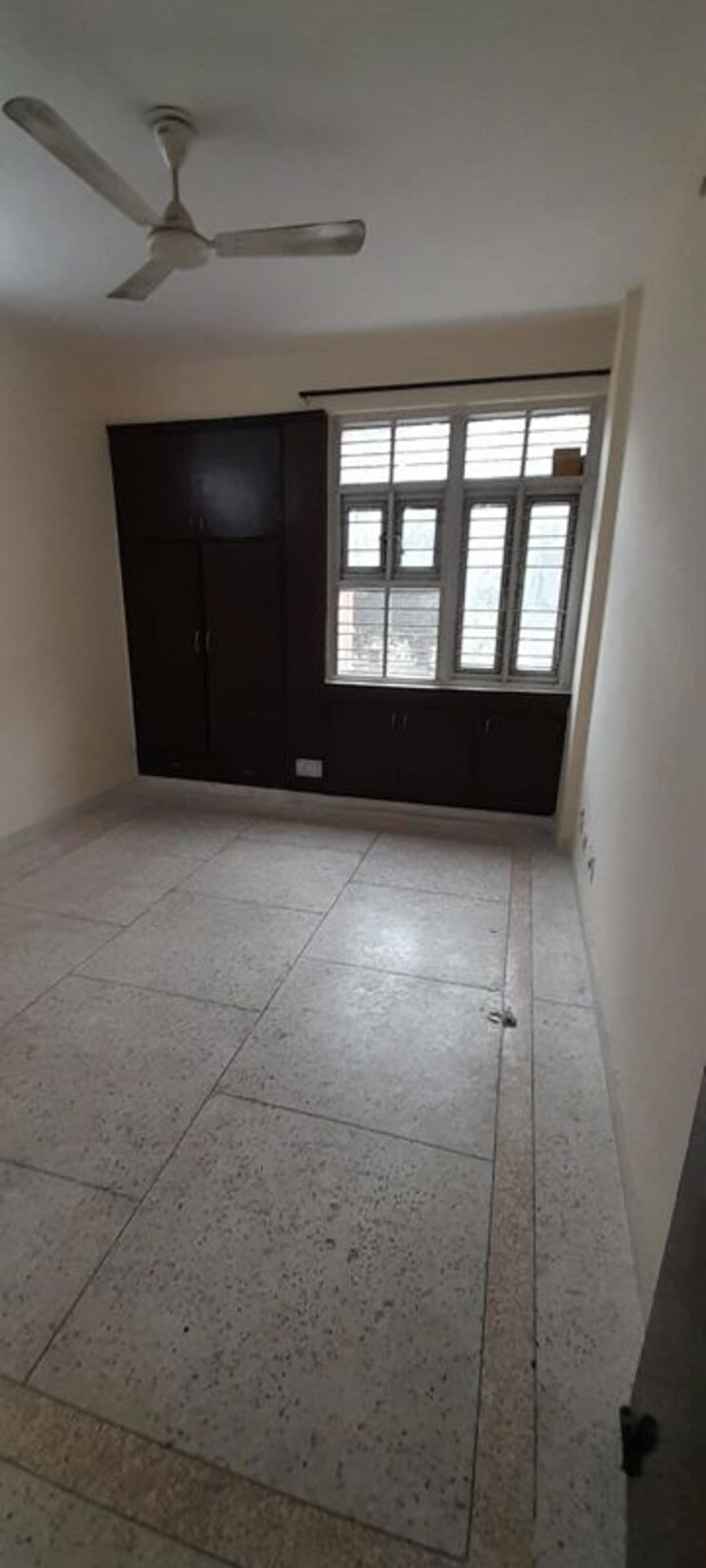 Room, sector 18 dwarka 3 Bedroom 1500 Sq.Ft. Apartment In Sector 18 Dwarka Delhi 9792133