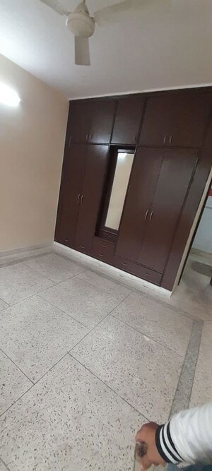 Room in 3 BHK Apartment at Sector 18 Dwarka – for Rent