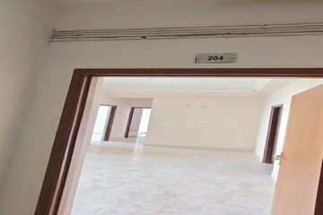 Room in 2 BHK Apartment at Amrapali Golf Homes, Sector 4 Greater Noida – for Sale
