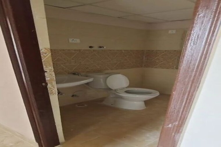 Bathroom, amrapali-golf-homes 2 Bedroom 945 Sq.Ft. Apartment In Sector 4 Greater Noida Greater Noida 9791687